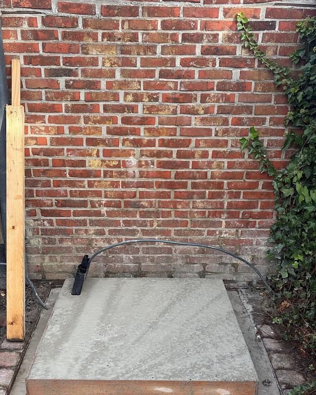 Gestort betonnen fundament met kabelinvoer